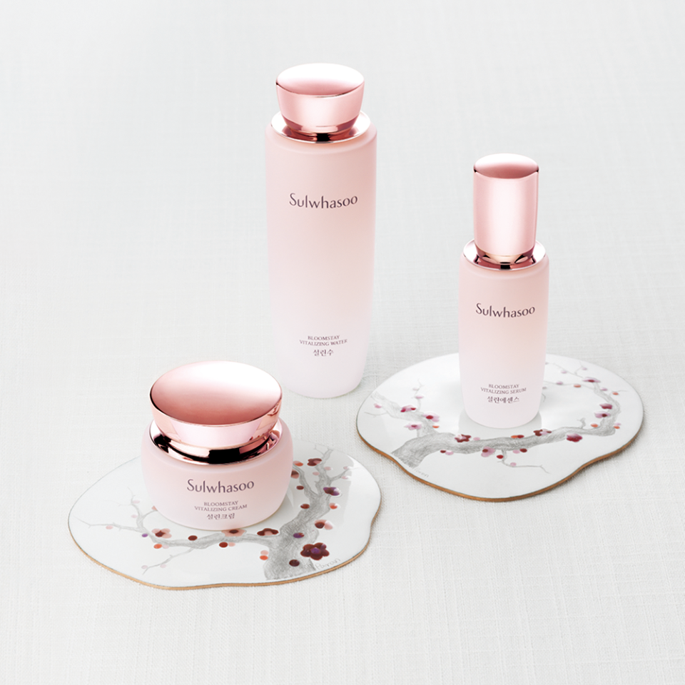 Sulwhasoo, Sulwhasoo Bloomstay Vitalizing Cream, Sulwhasoo Bloomstay Vitalizing Cream 50 ml., Sulwhasoo Bloomstay Vitalizing Cream รีวิว, Sulwhasoo Bloomstay Vitalizing Cream ราคา, Sulwhasoo Bloomstay Vitalizing Cream 50 ml. ครีมบำรุงผิว อานุภาพในการต้านอนุมูลอิสระในดอกพลัม มอบการบำรุงให้ผิวแน่น กระชับ มีชีวิตชีวามากยิ่งขึ้น