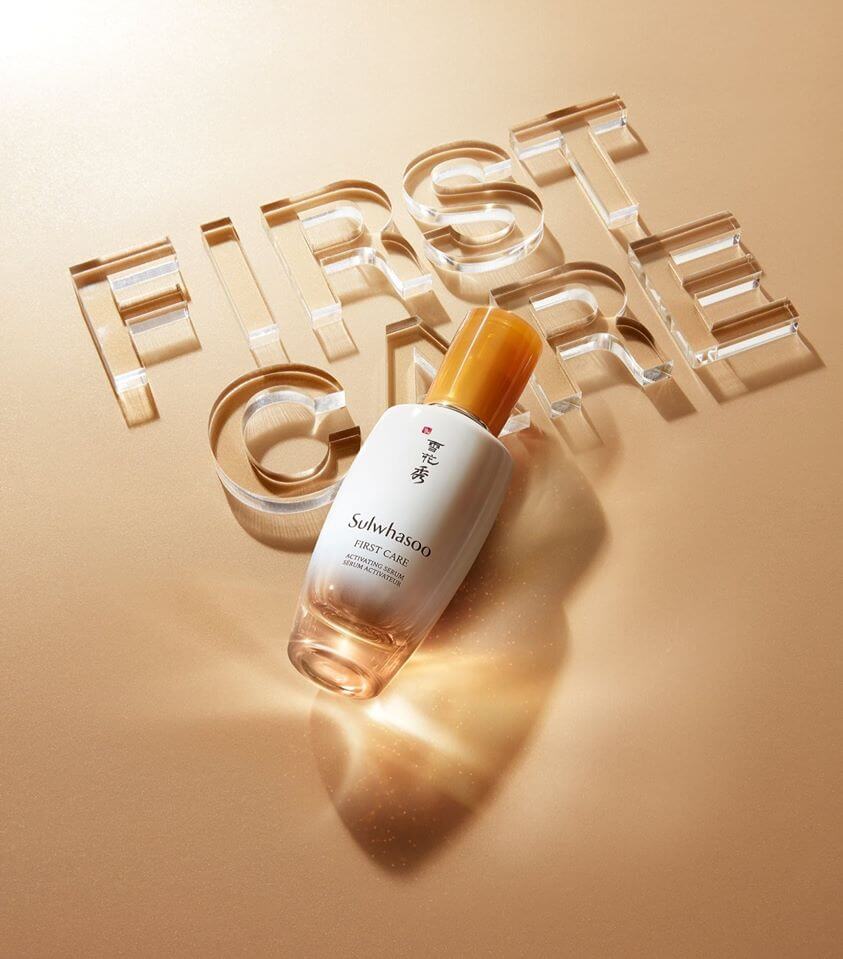 Sulwhasoo First Care Activating Serum 8 ml New JAUM ActivatorTM Sulwhasoo “First Care Activating Serum” ทีสุดแห่งเซรั่มกับการเปลี่ยนแปลงครั้งใหญ่ของ First Care Activating Serum รุ่นที่ 5 สู่ปีที่ 23 แห่งการค้นคว้า ผนวกกับที่สุดแห่งเทคโนโลยี JAUM Activator™ มอบผลลัพธ์อันทรงอานุภาพที่มากกว่าทุกรุ่นที่ผ่านมา First Care Activating Serum ขั้นตอนแรกที่ช่วยเสริมอานุภาพขีดความสามารถในการปรนนิบัติผิว พร้อมการดูแลลดเลือนริ้วรอยแรกเริ่มอันเป็นเอกลักษณ์ของแบรนด์โซลวาซู สู่การฟื้นฟูผิวให้มีสุขภาพดีในทุกๆวัน